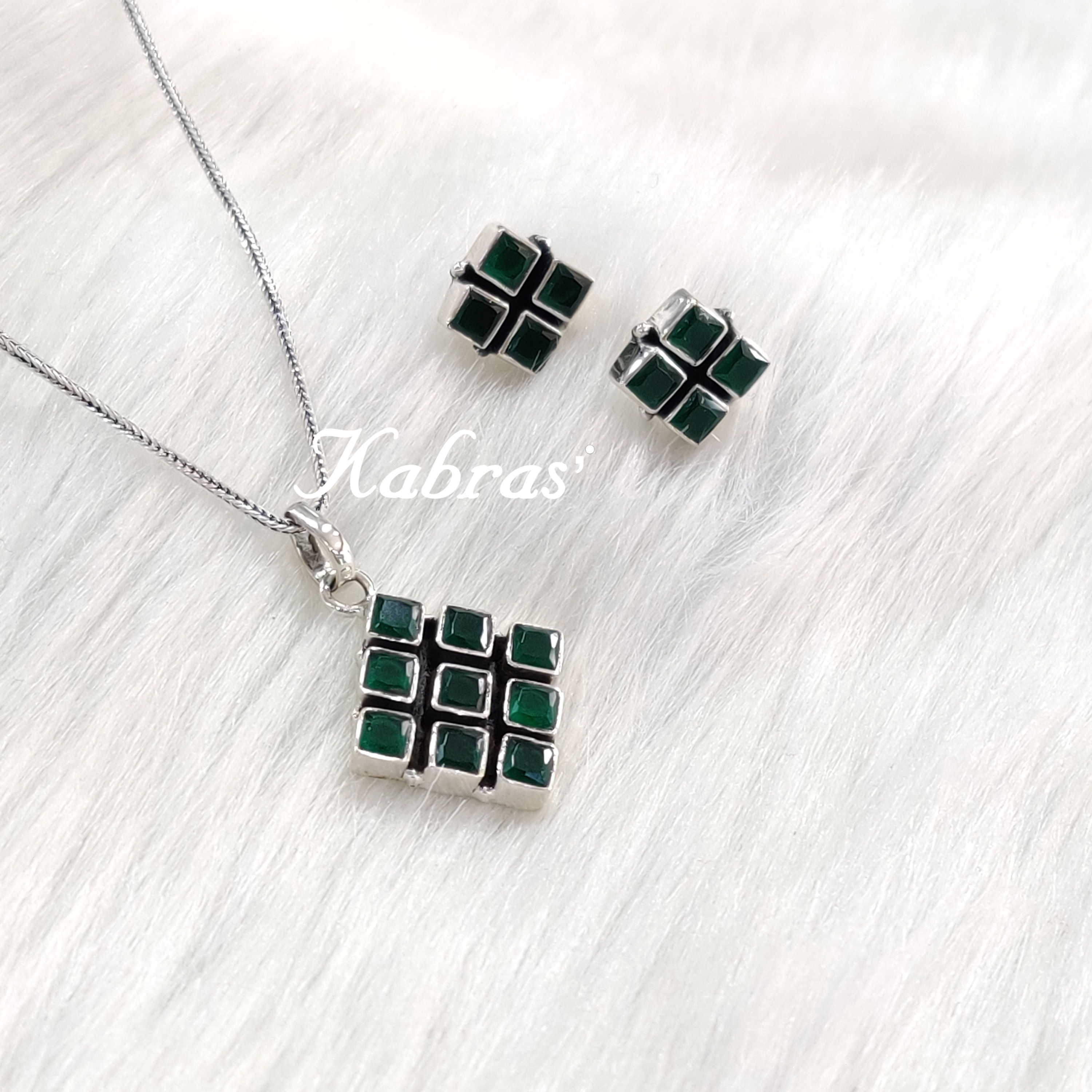 Green Choki Pendant Set