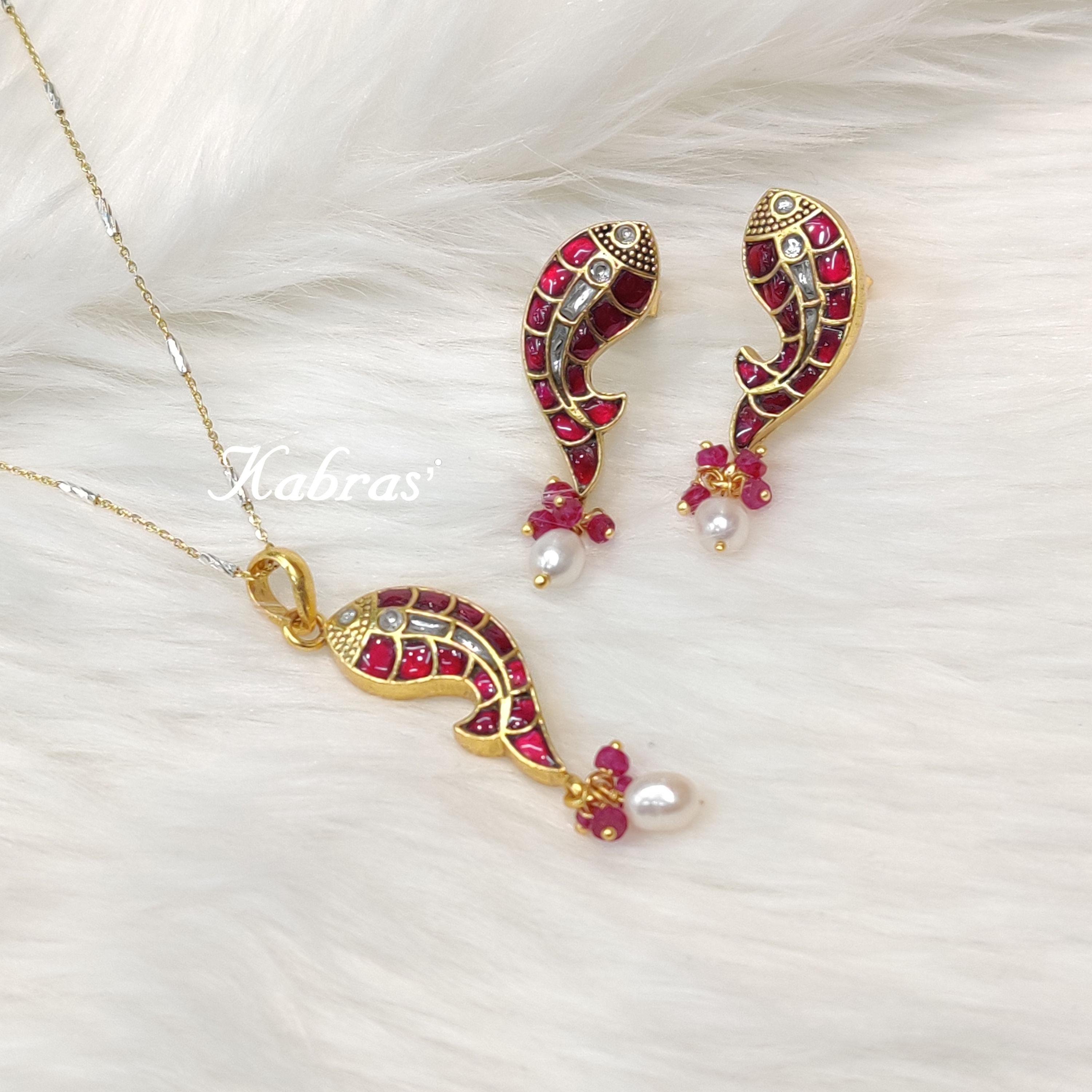 GJ Matsya Drop Kundan Pendant Set