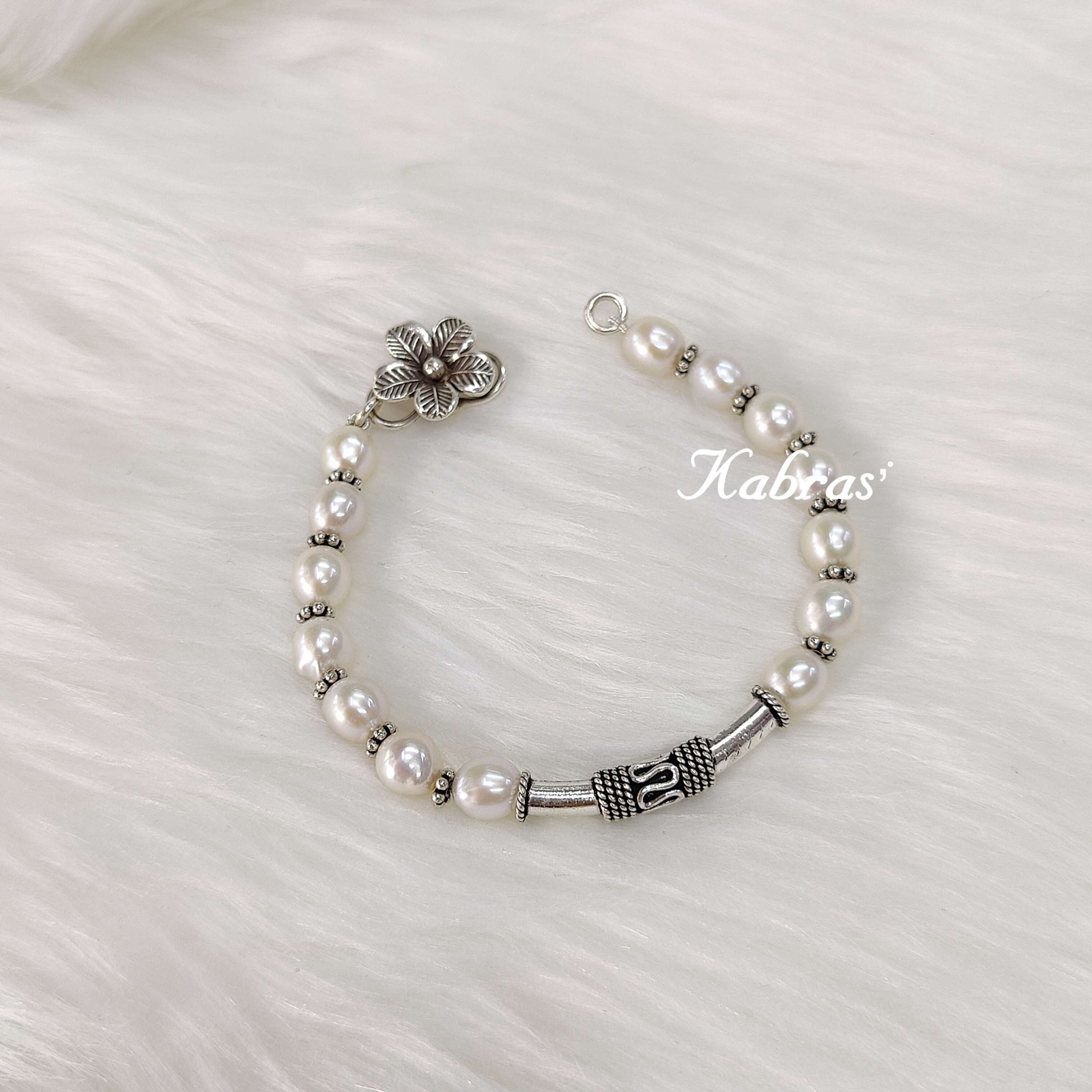 Pearl Rosita Bracelet (2 Variants)