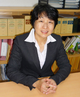 安井裕子