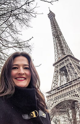 woman-eiffel-tower-paris.jpg