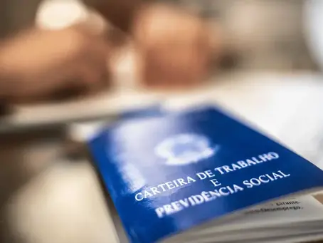 Trabalho sem carteira assinada: entenda os riscos e consequências