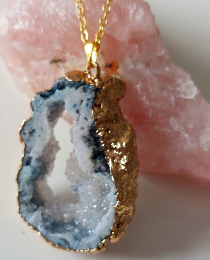 Miniature : Agate geode cluster pendant