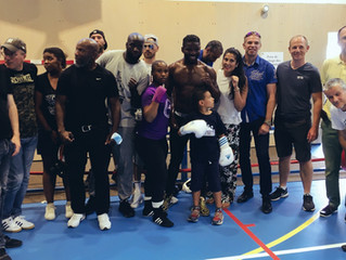♦ Hassan Ndam, Champion du Monde de boxe anglaise au Boxing Olympique de Marly-le-Roi
