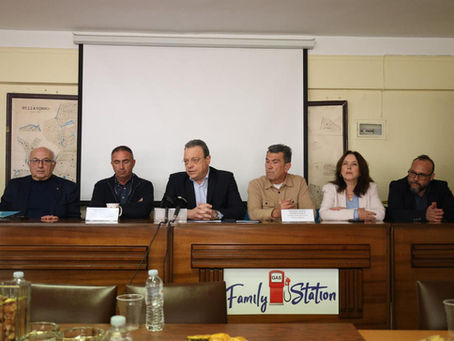 Στη συνάντηση της Ομοσπονδίας Πρατηριούχων Εμπόρων Καυσίμων και τον πρόεδρο της Ένωσης Βενζινοπωλών Θεσσαλονίκης με τον πρόεδρο Σωκράτη Φάμελλο και κλιμάκιο του ΣΥΡΙΖΑ