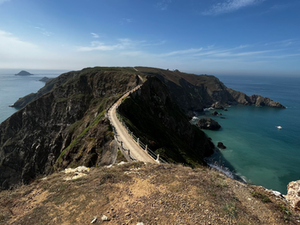 Land bridge connecting big and little sark