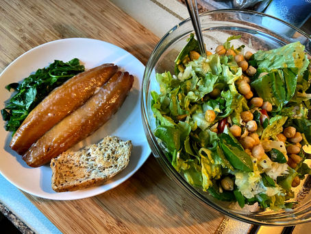 Warm chickpeas spinach salad with kipper