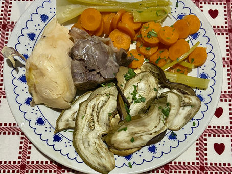 Meat stock and vegetables