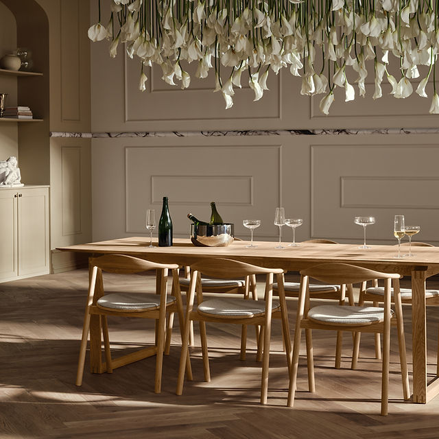 Light Oak Dining Tables | Modern Oak Dining Tables | Shekåbba®