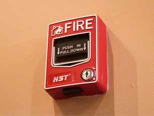 【放置厳禁】火災保険の更新、忘れてませんか？万が一の時に「補償ゼロ」になる賃貸契約の落とし穴