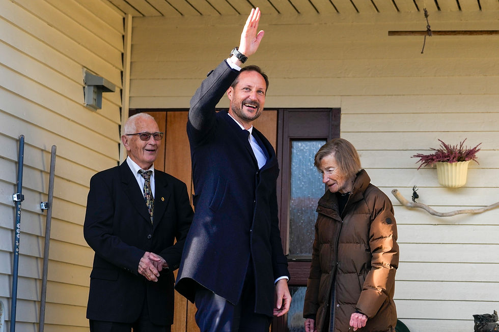 Narvik 20261013. Kong Haakon ankommer Bjerkvik under besøket i Narvik. Foto: Javad Parsa / NTB