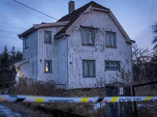 Kvinne frifunnet for drapet på mor og bror i Ski i 2024