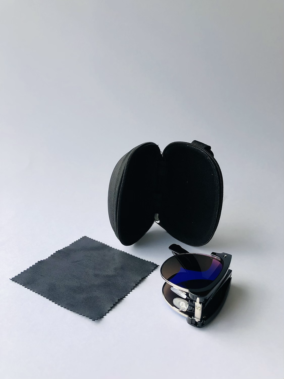 Thumbnail: 'The Gambler' Folding Sunglasses
