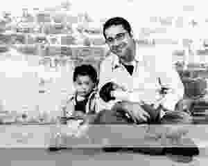 ljp l311 bwGeelong Baby Photography.jpg