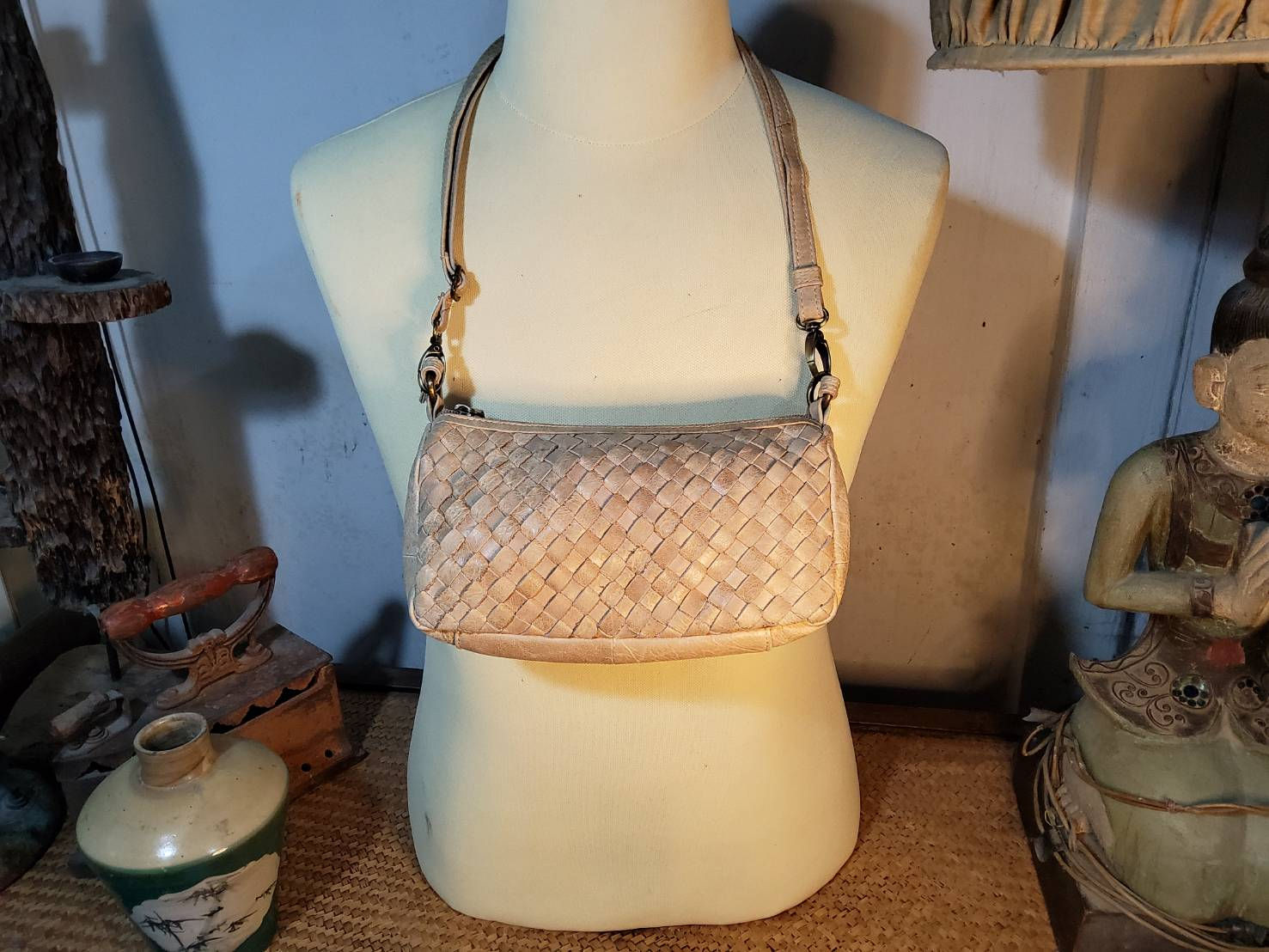 กระเป๋าหนังสาน