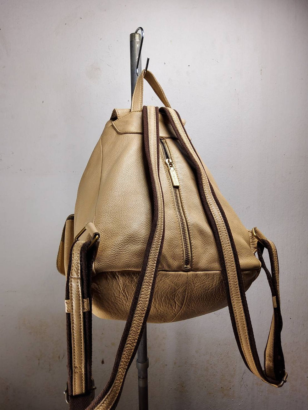 ภาพขนาดย่อ: กระเป๋าเป้หนังแท้