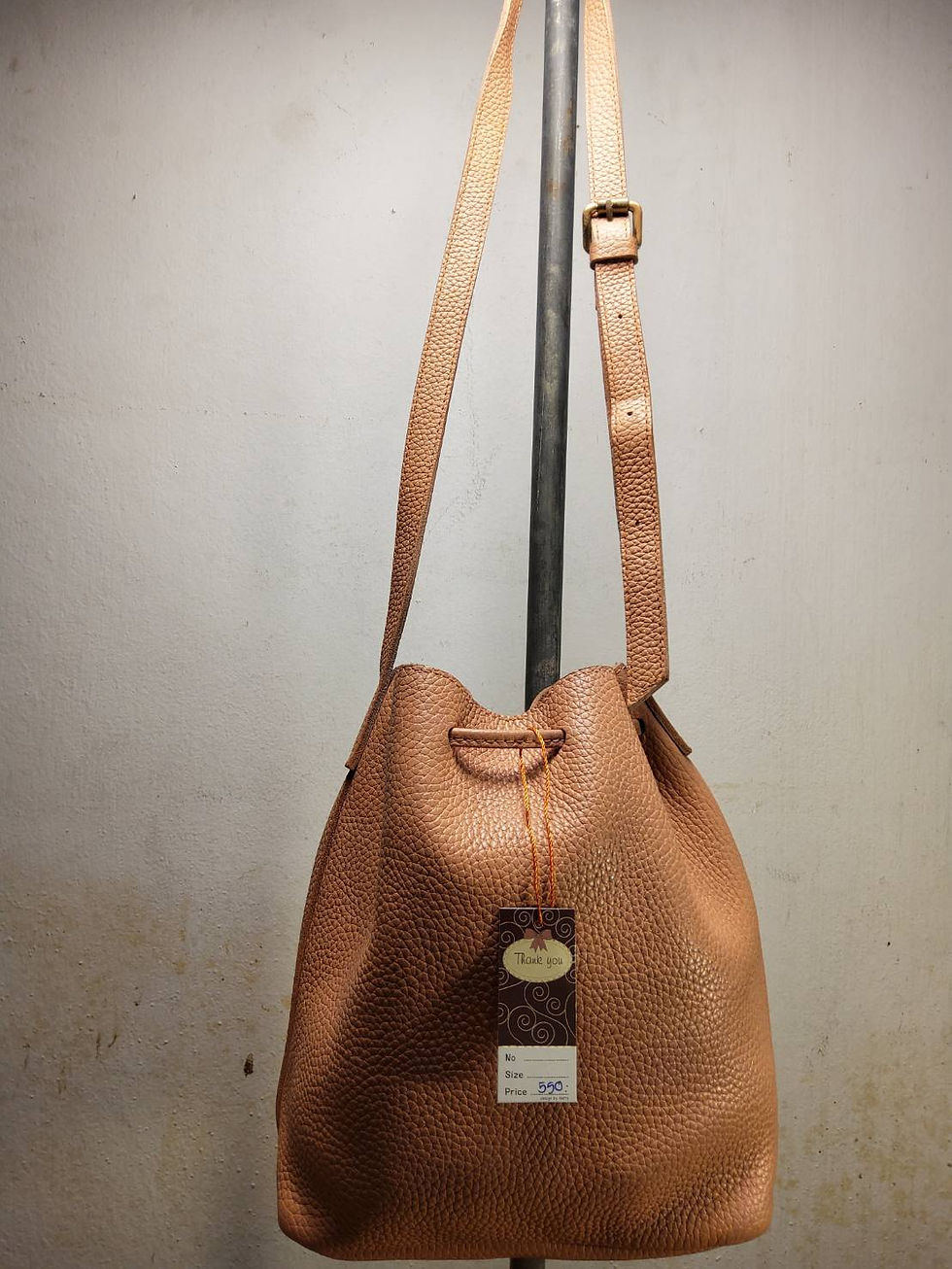 ภาพขนาดย่อ: กระเป๋าสะพายหนังแท้