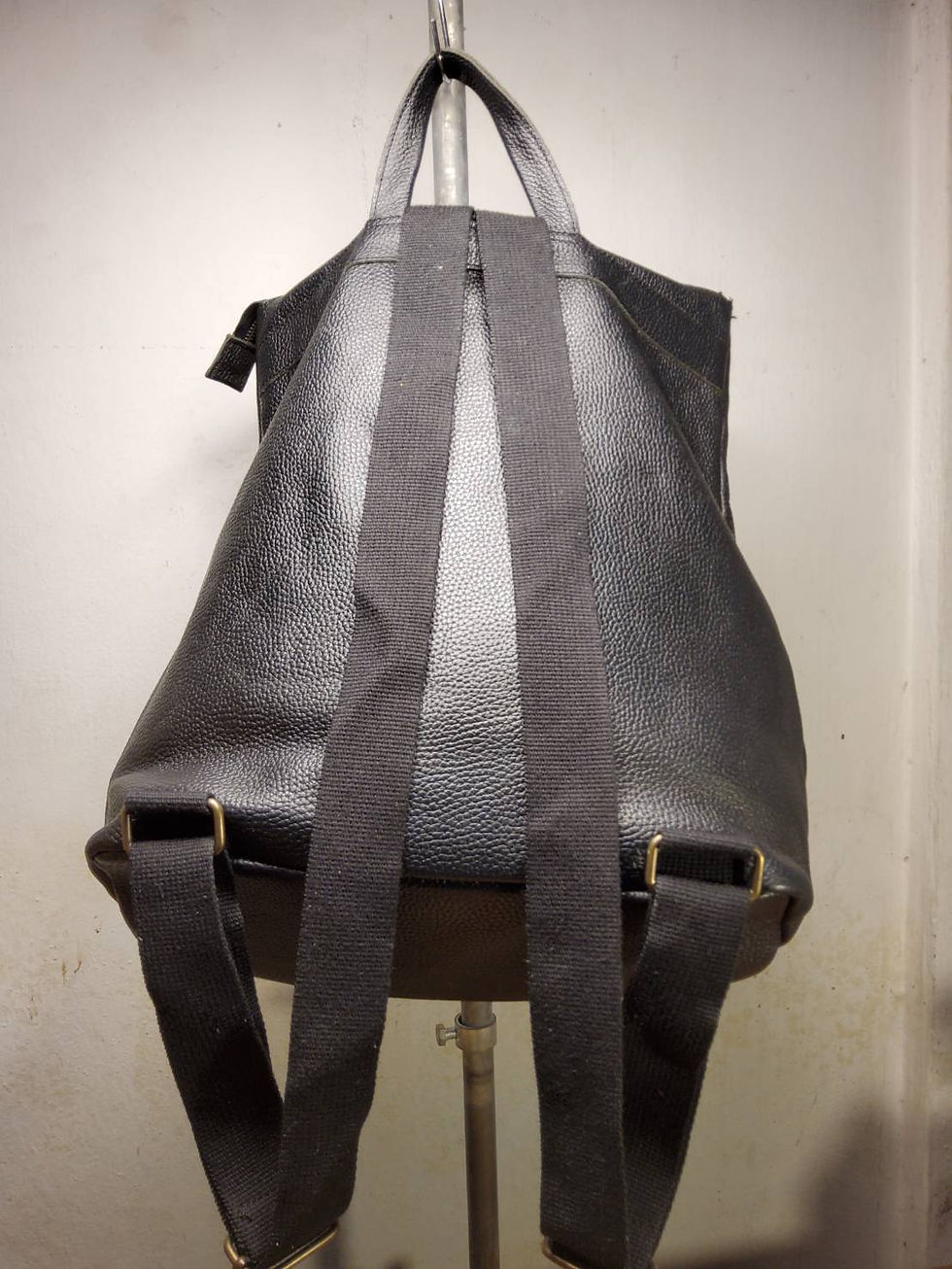 ภาพขนาดย่อ: กระเป๋าเป้หนังแท้