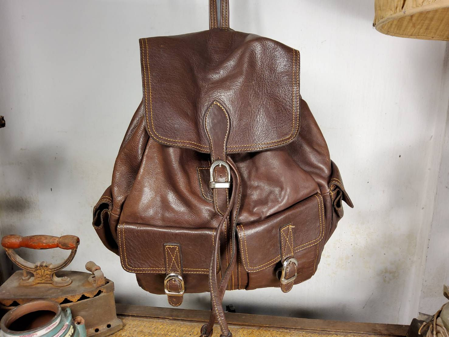 กระเป๋าเป้หนัง