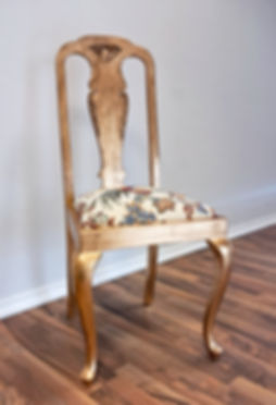Vergoldeter Massivholzstuhl "Helena"