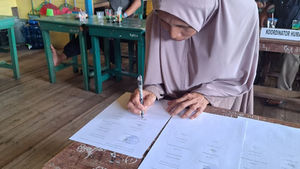 Musyawarah Desa Membentuk Tata Kelola Hutan Desa di Gerbang Barito