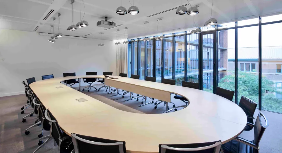 Arsenal bureau en location à Etterbeek avec salle de réunion