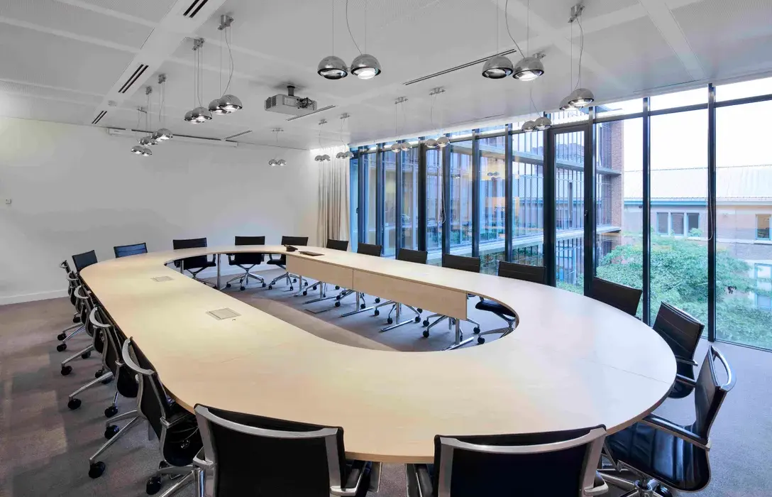 Arsenal bureau en location à Etterbeek avec salle de réunion