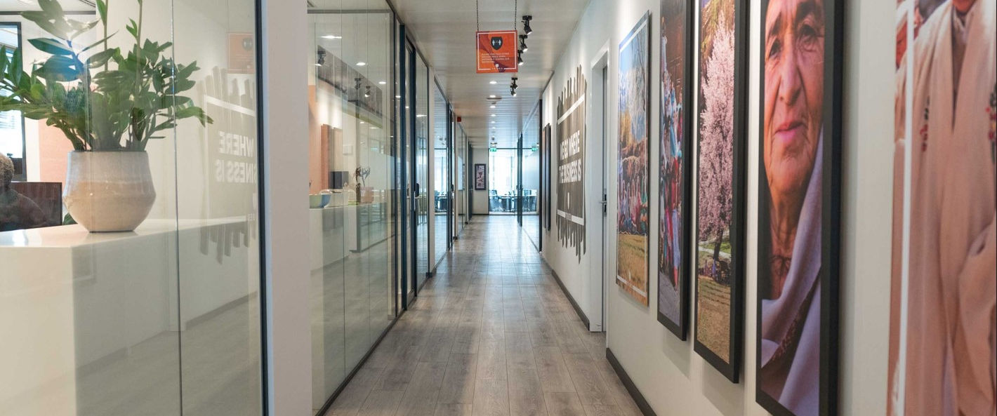 Tribes Brussels - Espace de coworking, Avenue Marnix, près du Quartier européen, inspiré par le thème Hunza.