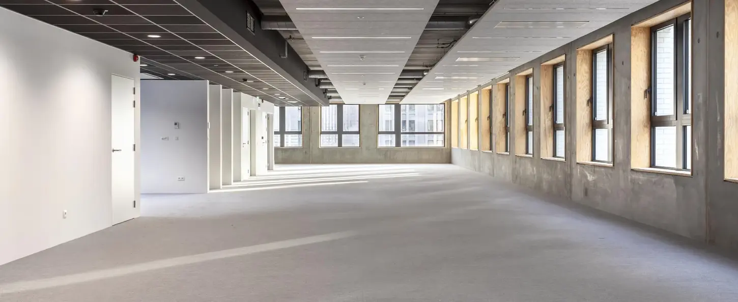 Dockin bureau à louer situé à Charleroi à partir de 250 m² - 955 m² plateau lumineux