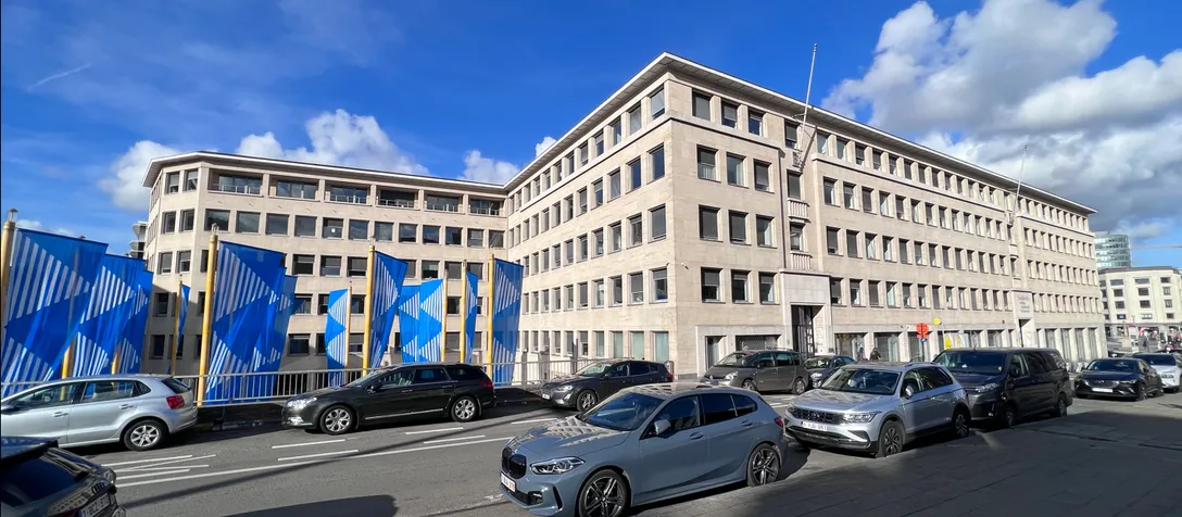 Empereur 5 - Bureaux à louer Gare Central