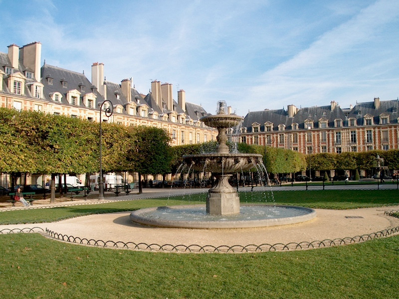 fountain_place_des_vosges.jpeg