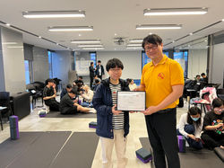 196學員證書合照