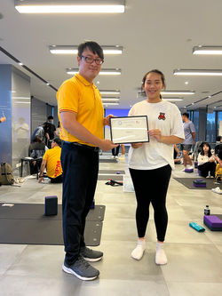 164學員證書合照