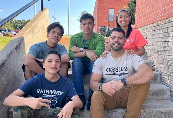 2023-12 david hodges family.jpg