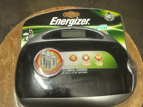 Chargeur universel Energizer Accu Recharge