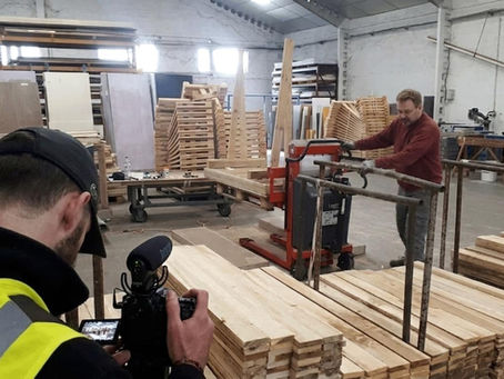 Jean-Emmanuel Jay film un employé d'une pme en Gironde pour une vidéo recrutement