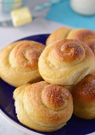 Egyptian-sweet-bread-rolls-shoreek-I.jpg