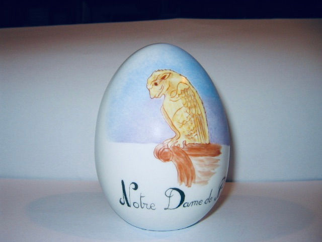 Le Griffon oeuf peint à la main sur porcelaine