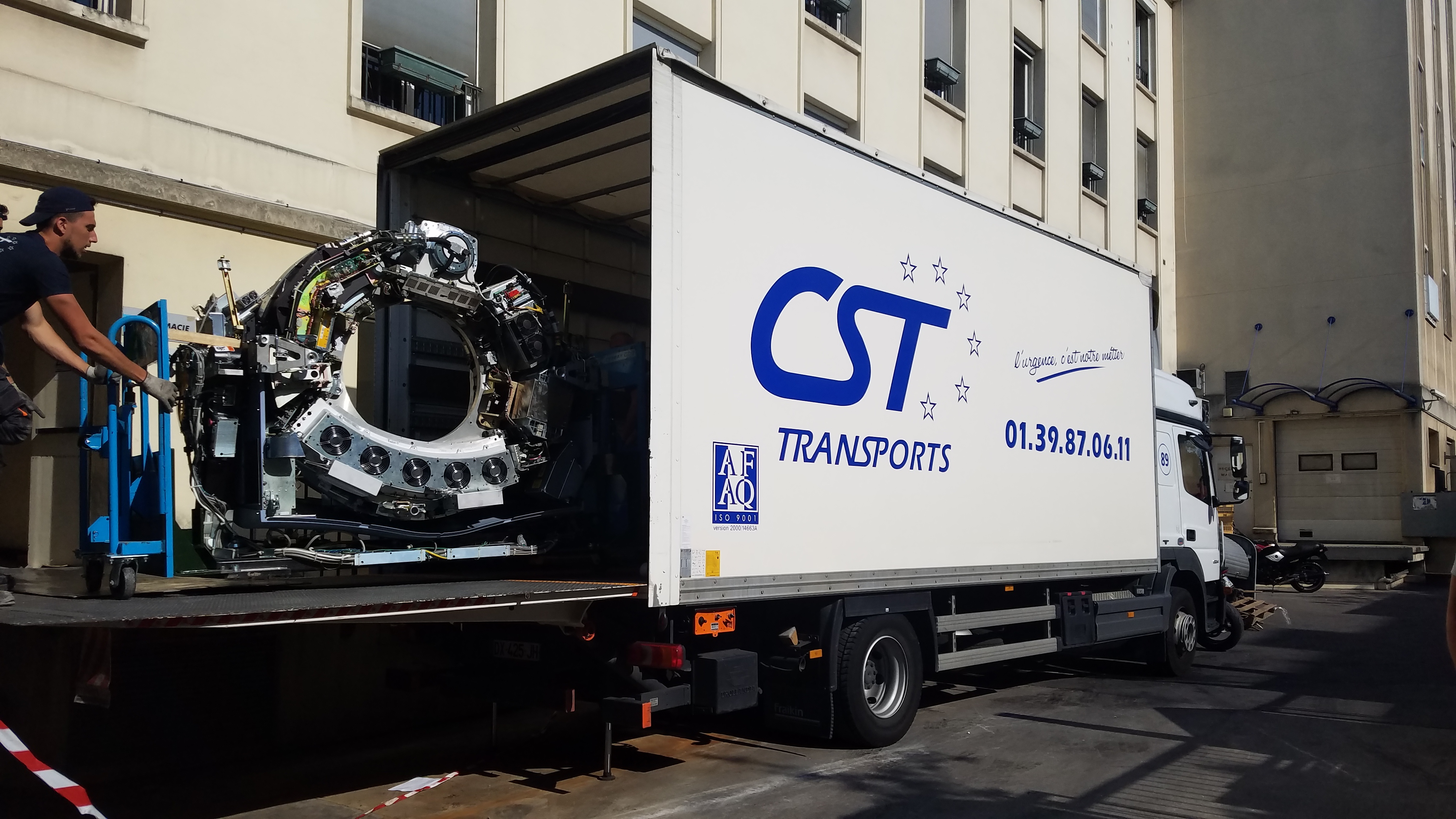 LOADING IN PARIS
