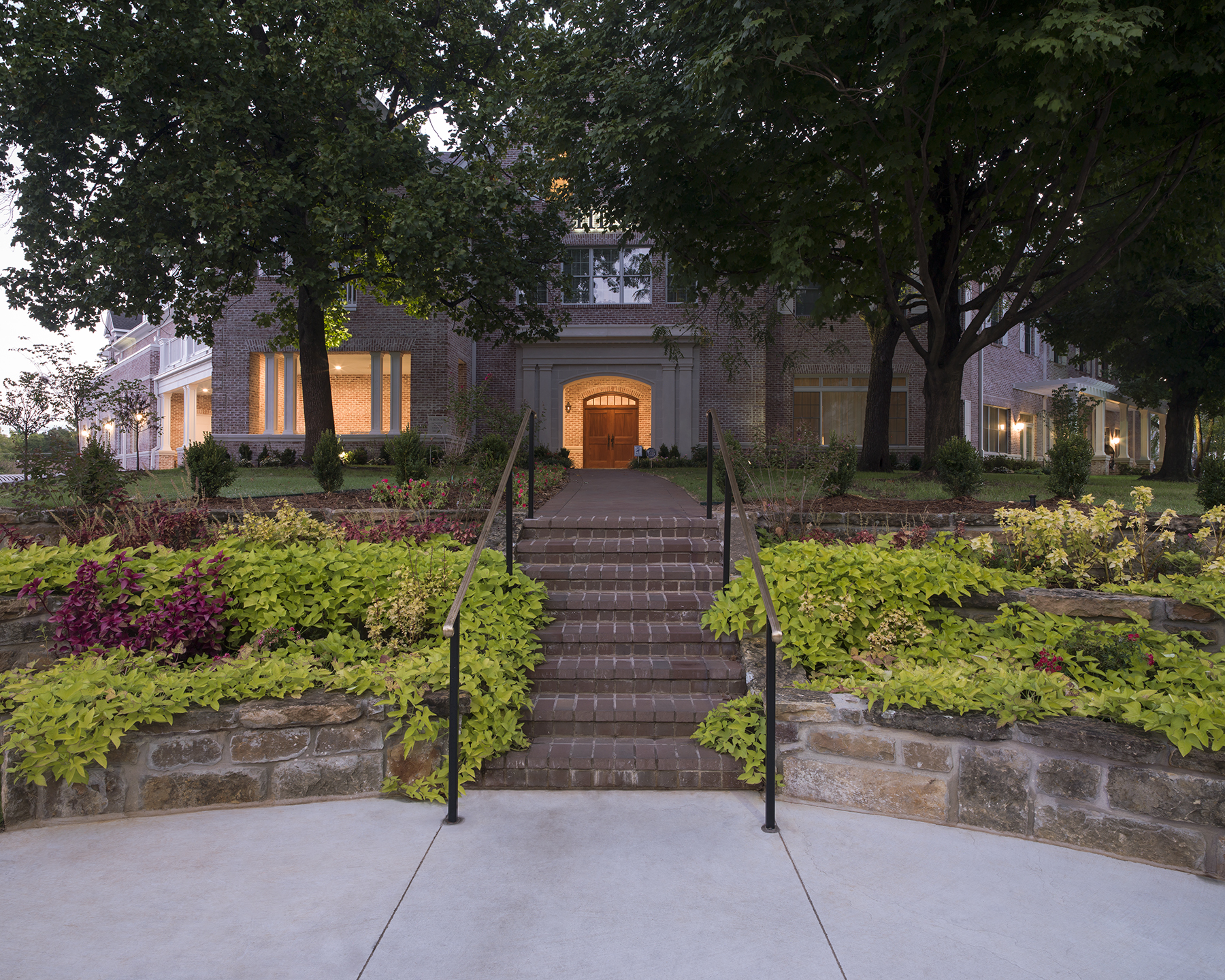 Pi Beta Phi House - Entry