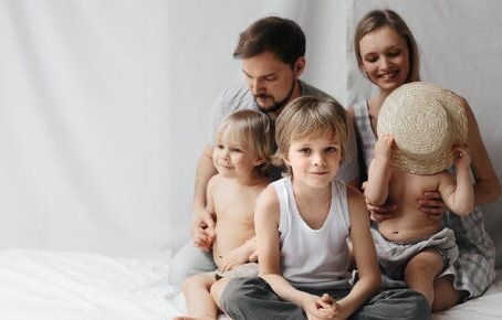 Исследование находит, что дети связываются с более молодыми мозгами в дальнейшей жизни!