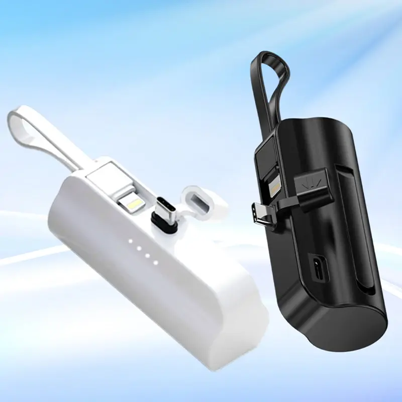 Mini power bank portátil 10000mAh em cores branco e preto.