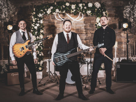 Choosing Your Wedding Band in Somerset with FPM Music Management