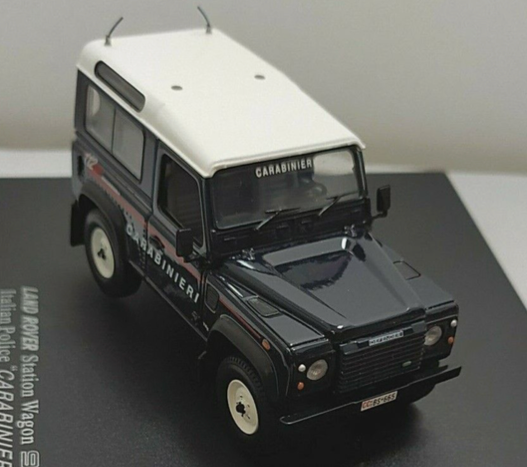 LAND ROVER DEFENDER 90 SW CARABINIERI - UNIVERSAL HOBBIES
