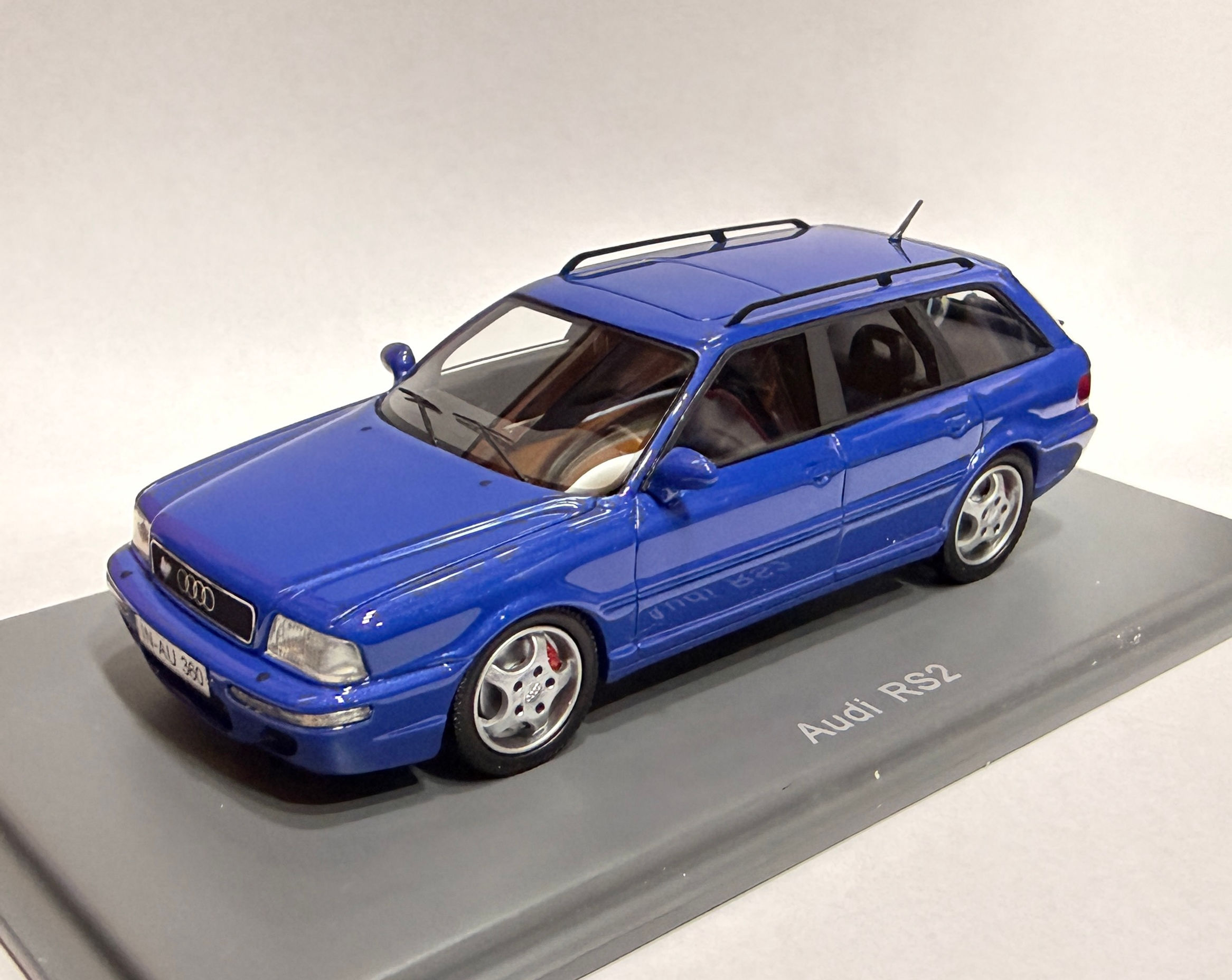 AUDI A4 RS2 STATION WAGON - NEO
