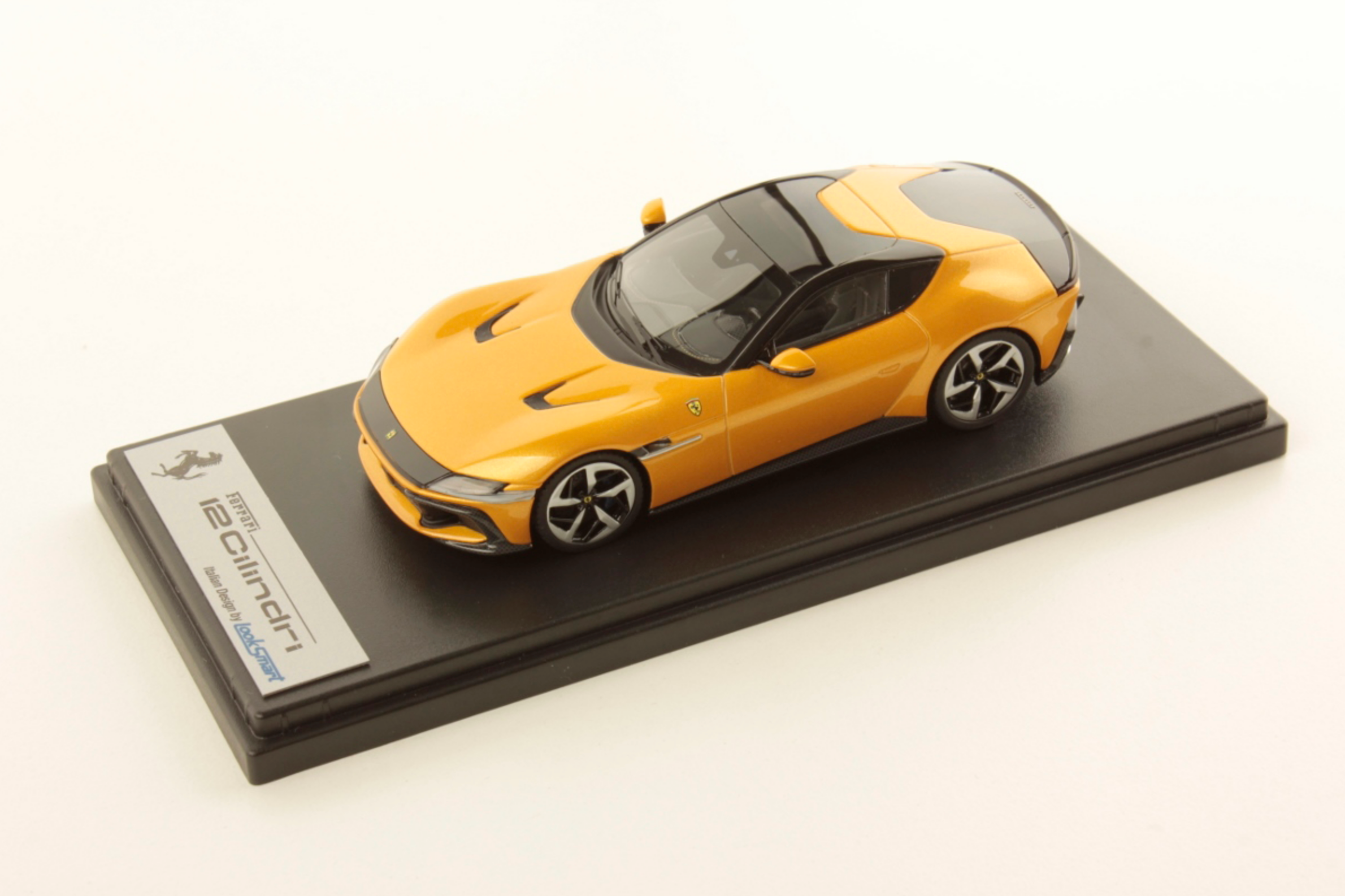 FERRARI 12 CILINDRI - LOOKSMART