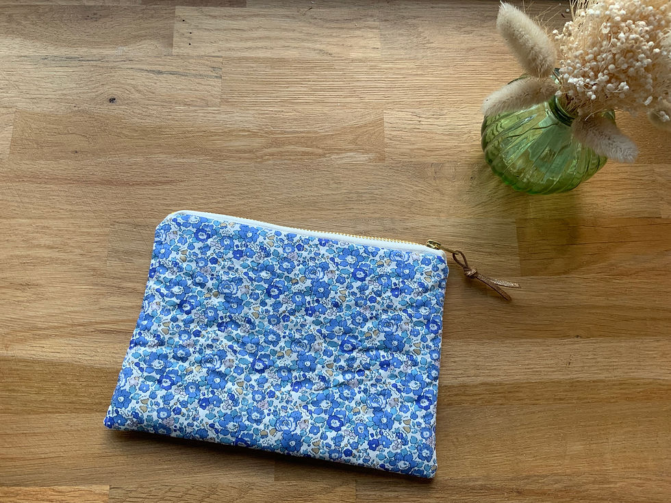 Miniature : Pochette plate matelassée en Liberty