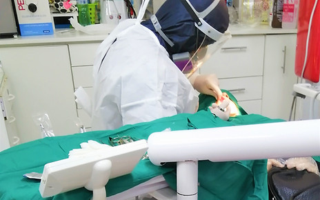 Periodoncia e implantes dentales