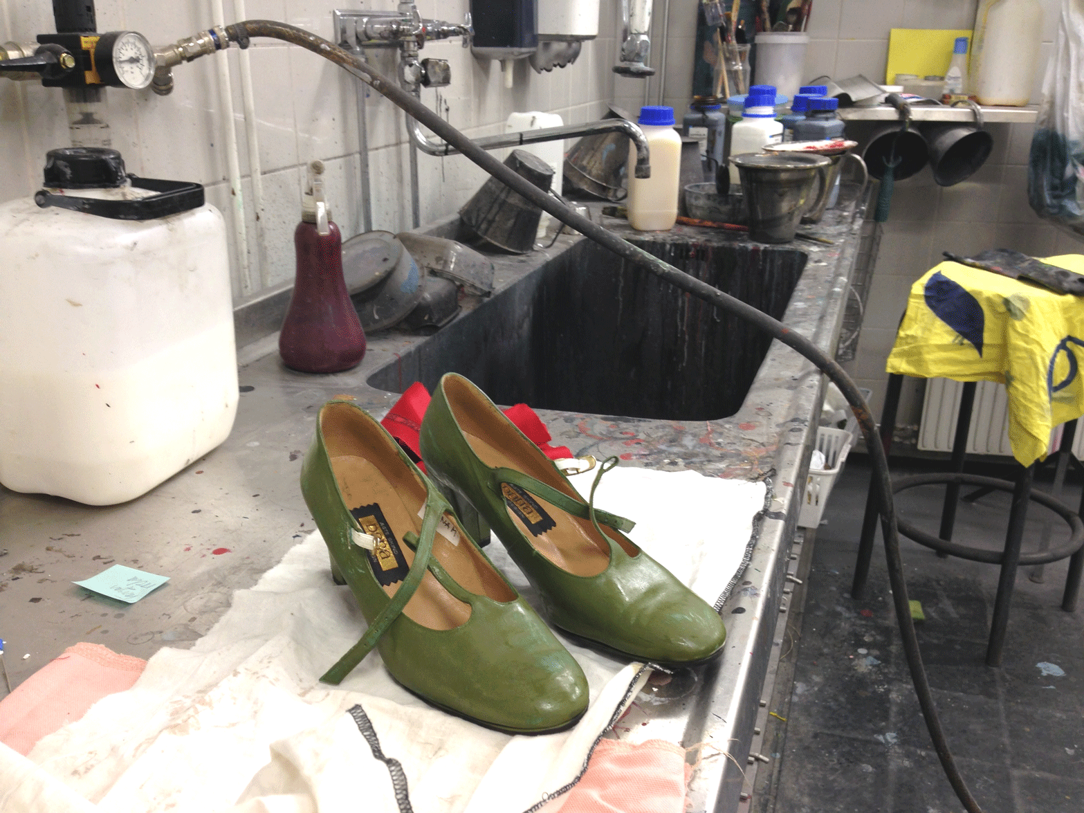 Markurells Colouring shoes.gif