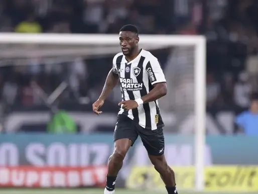 Bastos, zagueiro do Botafogo
